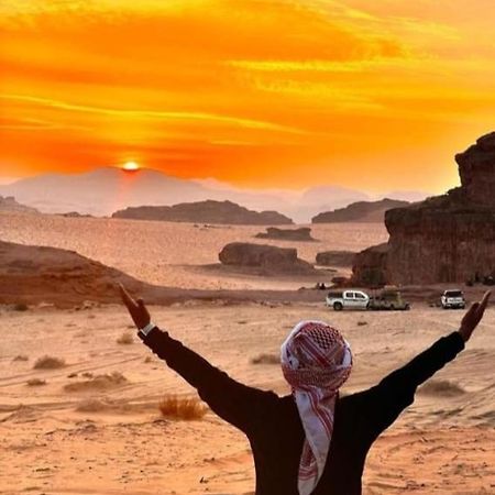 Moon City With Jeep Trips Wadi Rum Exteriér fotografie