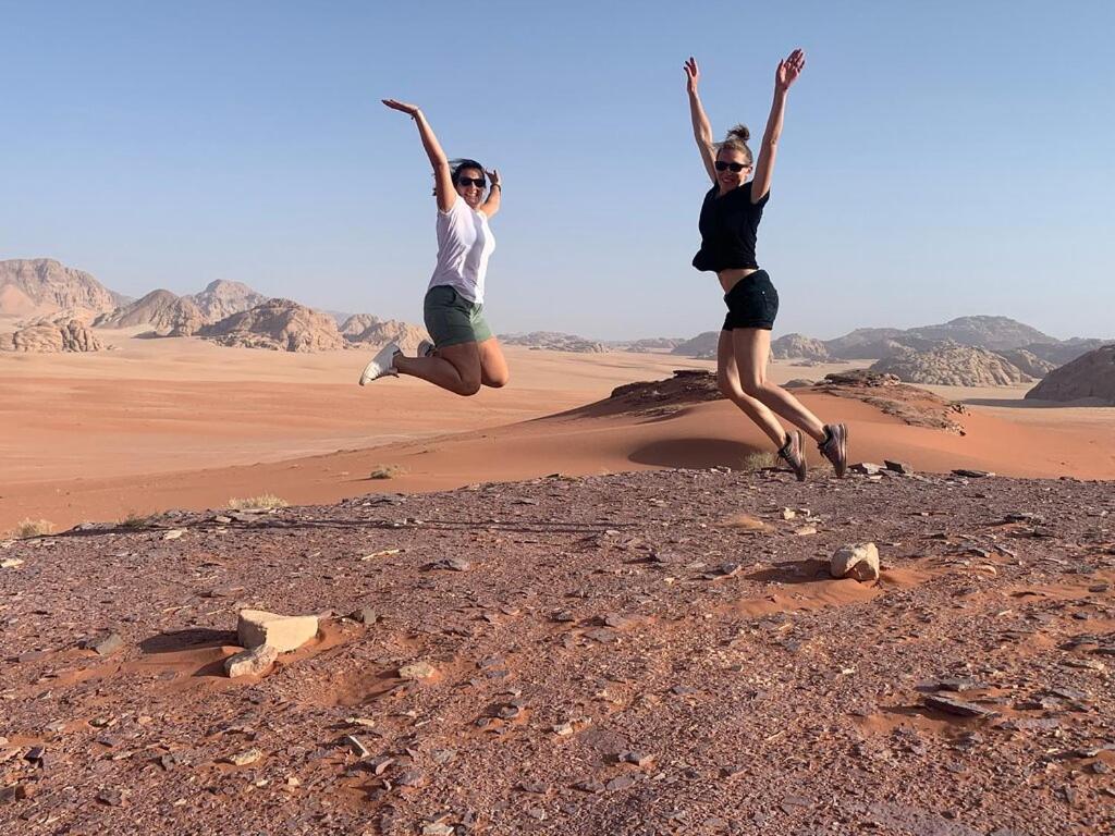 Moon City With Jeep Trips Wadi Rum Exteriér fotografie