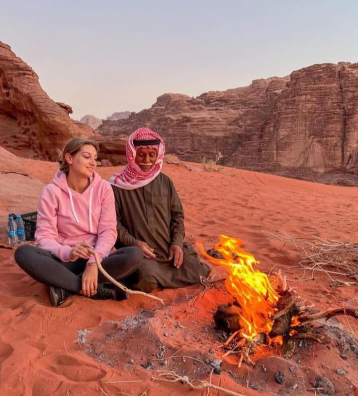 Moon City With Jeep Trips Wadi Rum Exteriér fotografie