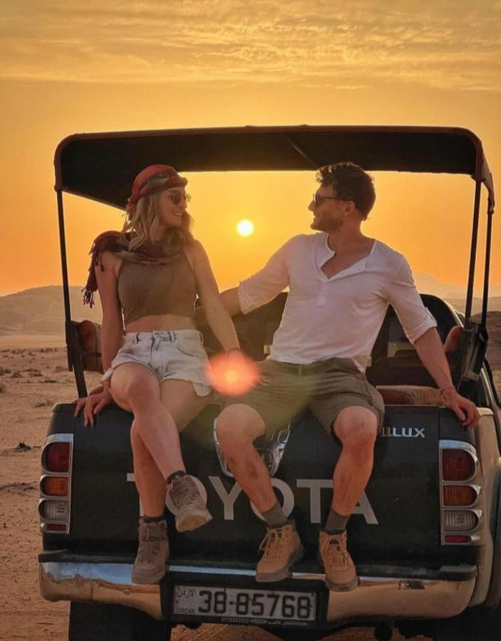 Moon City With Jeep Trips Wadi Rum Exteriér fotografie
