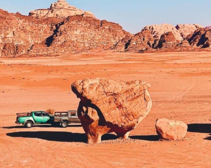 Moon City With Jeep Trips Wadi Rum Exteriér fotografie