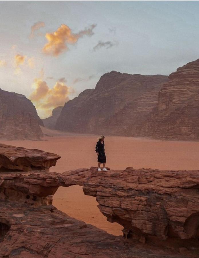 Moon City With Jeep Trips Wadi Rum Exteriér fotografie
