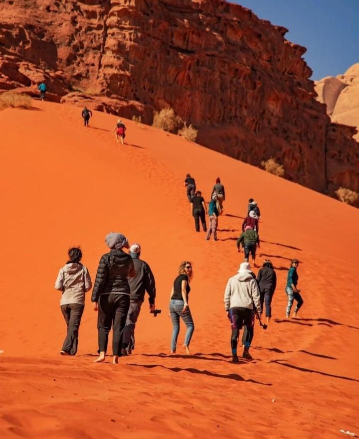 Moon City With Jeep Trips Wadi Rum Exteriér fotografie