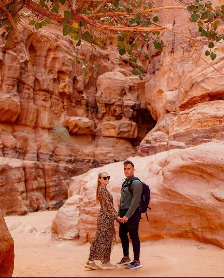 Moon City With Jeep Trips Wadi Rum Exteriér fotografie