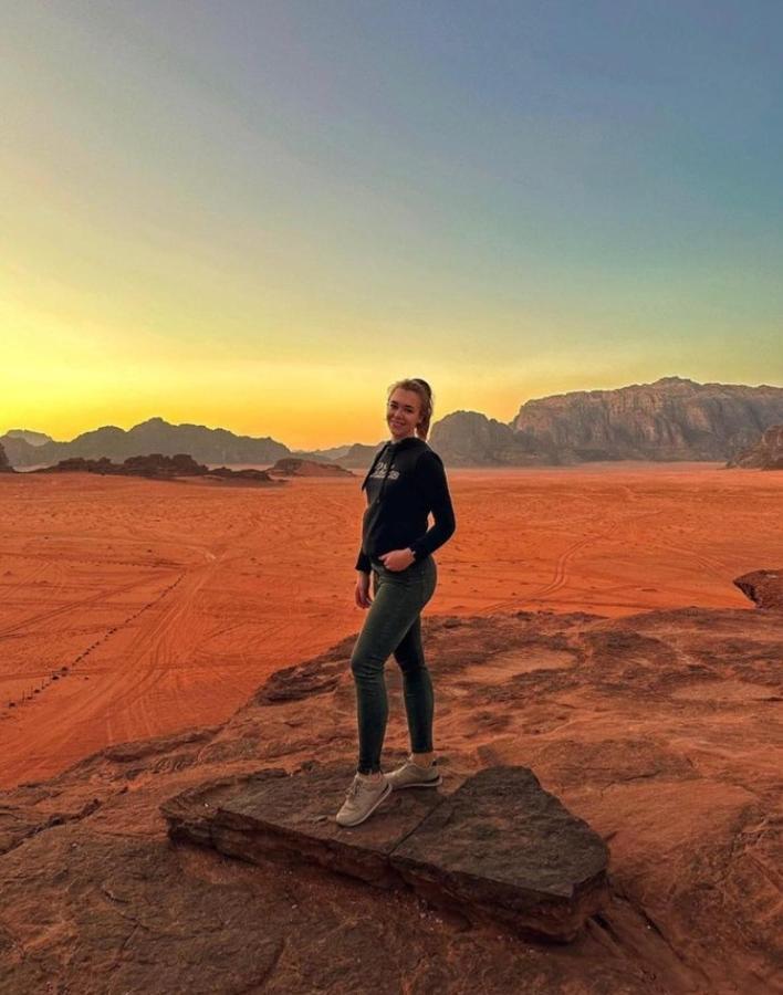Moon City With Jeep Trips Wadi Rum Exteriér fotografie
