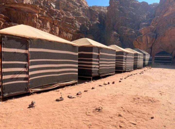Moon City With Jeep Trips Wadi Rum Exteriér fotografie