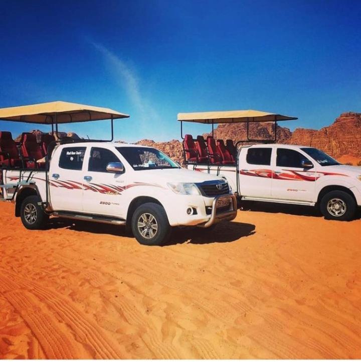 Moon City With Jeep Trips Wadi Rum Exteriér fotografie
