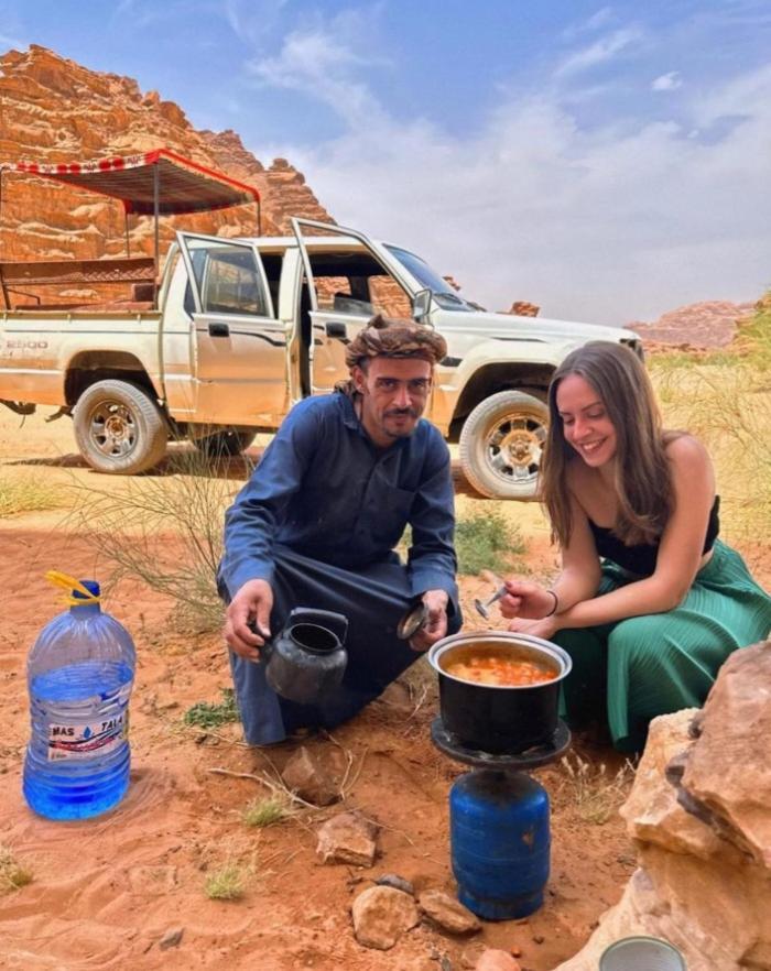 Moon City With Jeep Trips Wadi Rum Exteriér fotografie