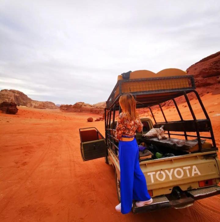 Moon City With Jeep Trips Wadi Rum Exteriér fotografie
