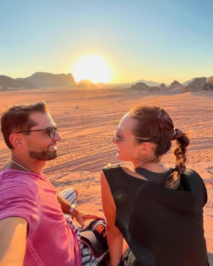 Moon City With Jeep Trips Wadi Rum Exteriér fotografie